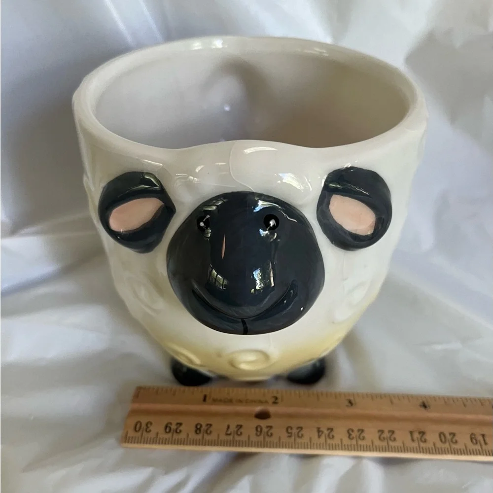 Pier 1 Imports Large 3 -D sheep shaped Coffee/ Tea Mug / Planter